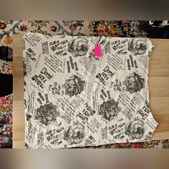 Torrid Betsey Johnson Graphic Dolman Tee - Picture 8 of 11
